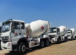 新手開(kāi)好混凝土攪拌車需注意17條“金規(guī)”！